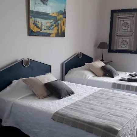 Les Remparts De La Bastide Bed & Breakfast 2*