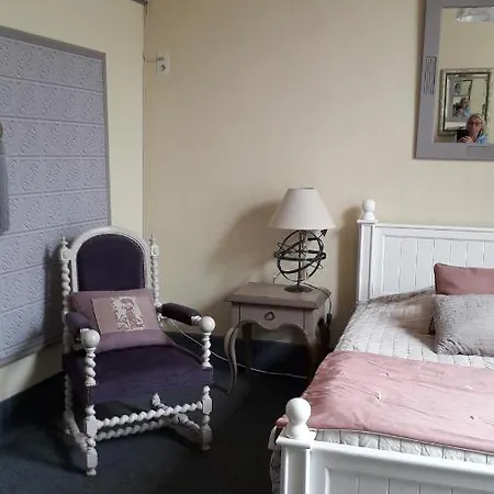 Bed & Breakfast Les Remparts De La Bastide 2*